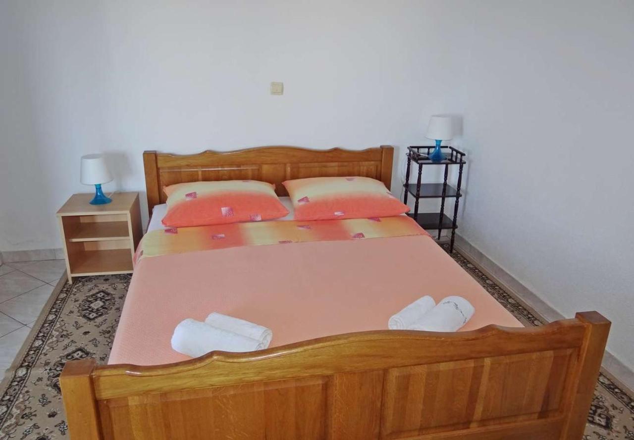 Apartments Tomislav - 120 M From Beach Округ-Доньи Экстерьер фото