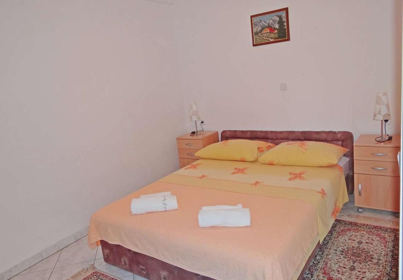 Apartments Tomislav - 120 M From Beach Округ-Доньи Экстерьер фото